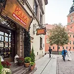 Apartment Castle Square z widokiem na Plac Zamkowy i Zamek Królewski